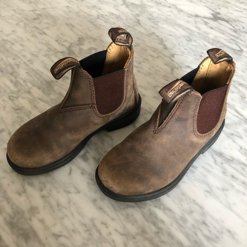 BLUNDSTONE Kids Boots. Size 11 Color Rustic Brown